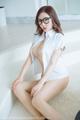 HuaYang Vol.241: 柴 婉 艺 Averie (43 pictures)